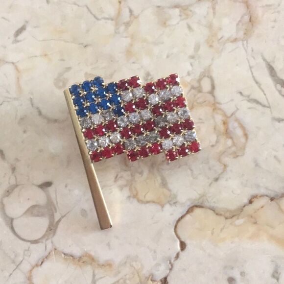 Rhinestone Flag Pin  - Picture 1 of 3